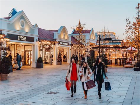 parndorf fashion outlet vienna.